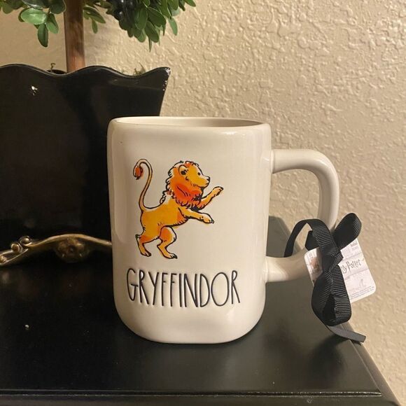 Rae Dunn Harry Potter newly released mug - Picture 1 of 4